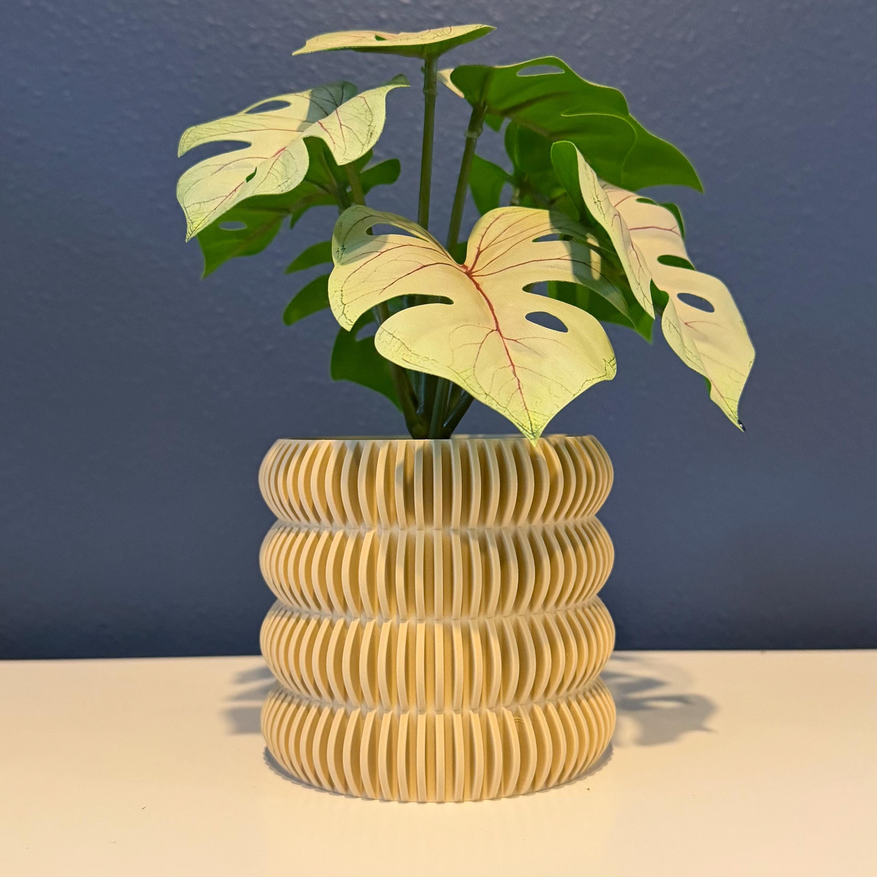 4-Ripple Planter