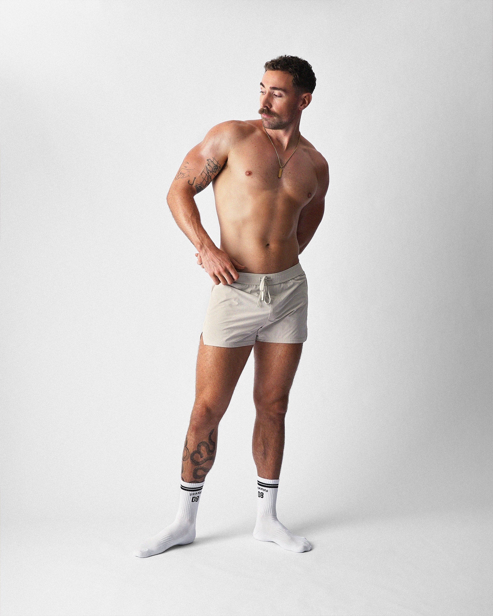 Pace 2.5" Short - Ecru