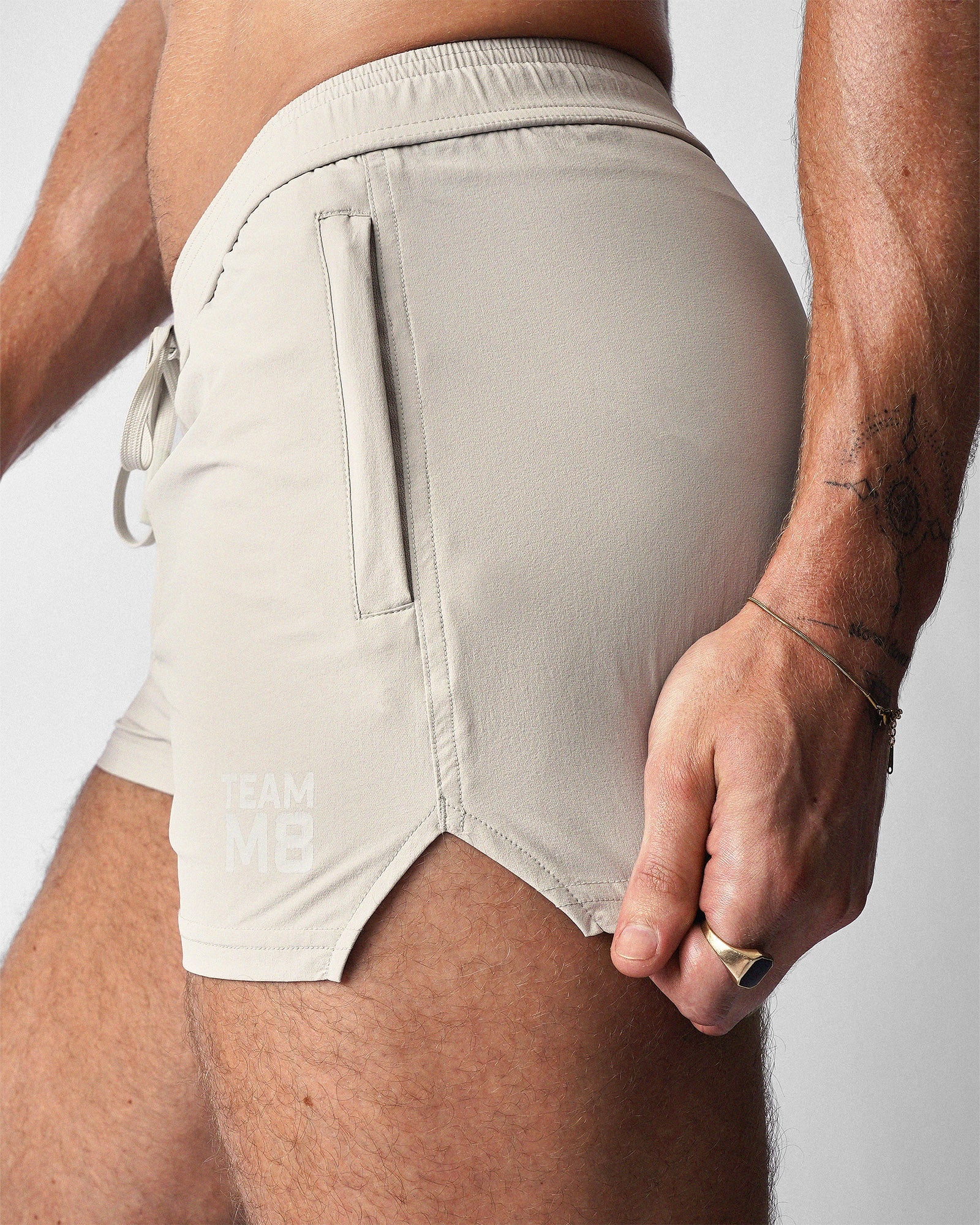 Pace 2.5" Short - Ecru